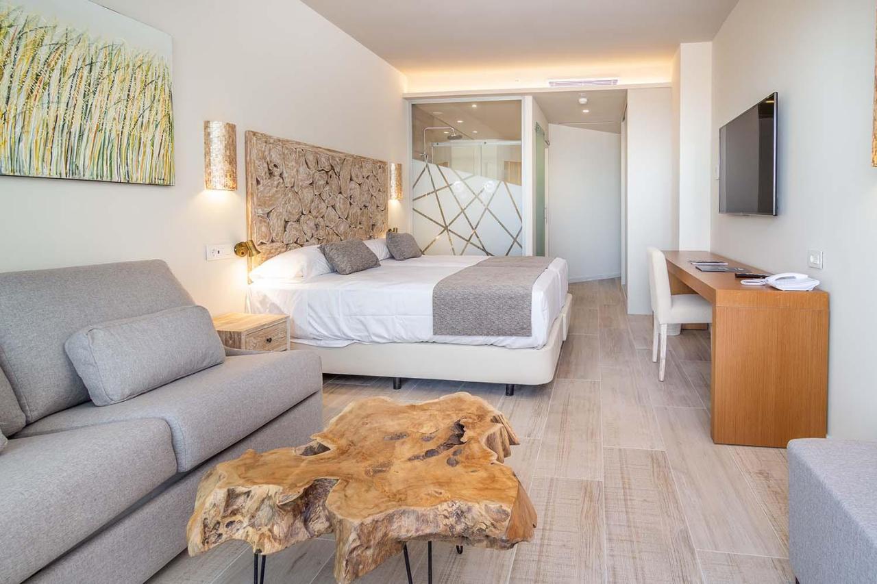 Zahara Beach & Spa By Qhotels - Adults Recommended Zahara de los Atunes Exterior photo Deluxe room