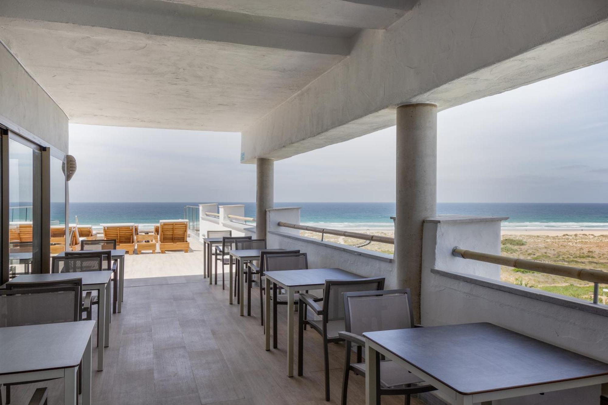 Zahara Beach & Spa By Qhotels - Adults Recommended Zahara de los Atunes Exterior photo The beach at the hotel
